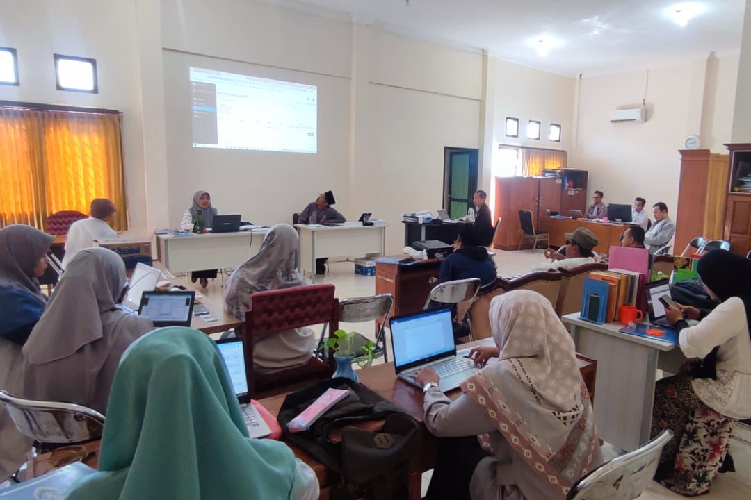 Kalab Faud Beri Pembekalan KKN Pada 15 Dosen Pembimbing Lapangan (DPL)