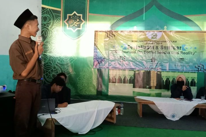 Prodi KPI Terjunkan Mahasiswa Ke Pesantren dan Sekolah