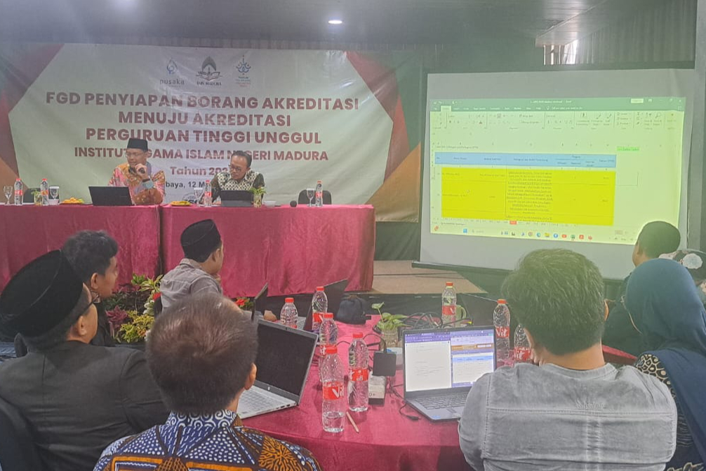 Prof. Dr. Sudirman Hasan Beri Pendampingan Borang Akreditasi Prodi IAIN Madura