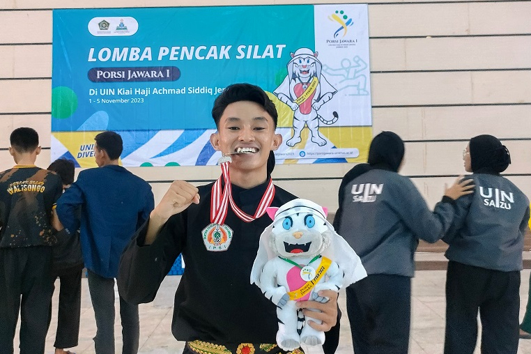 Mahasiswa Prodi KPI IAIN Madura Raih Medali Perak di Ajang Porsi Jawara I Cabang Lomba Pencak Silat Seni Tunggal Putra