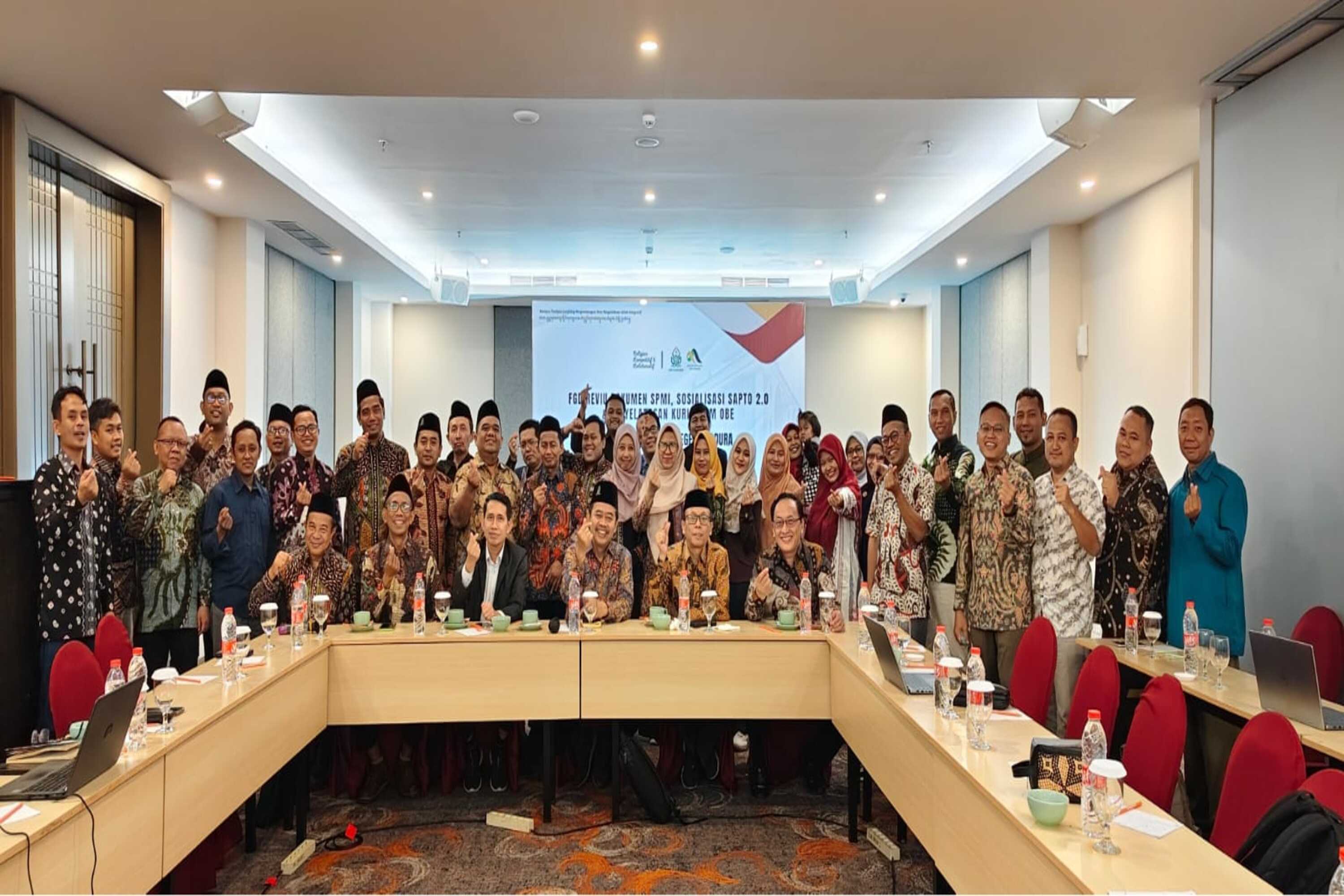 Pembukaan FGD Reviu Dokumen SPMI, Sosialisasi SAPTO 2.0, dan Penyelarasaan Kurikulum OBE oleh Rektor UIN Madura